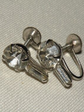 Vintage Bridal Dazzling Clear Rhinestone Prong Set Silver Tone Screw on Earrings